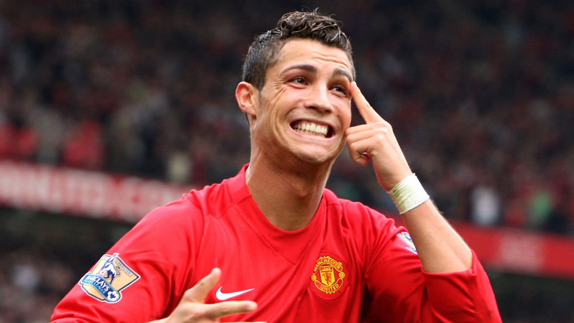 1920x1080 Cristiano Ronaldo CR7 Is Wearing Red Manchester United Sports Dress HD Ronaldo Wallpaper