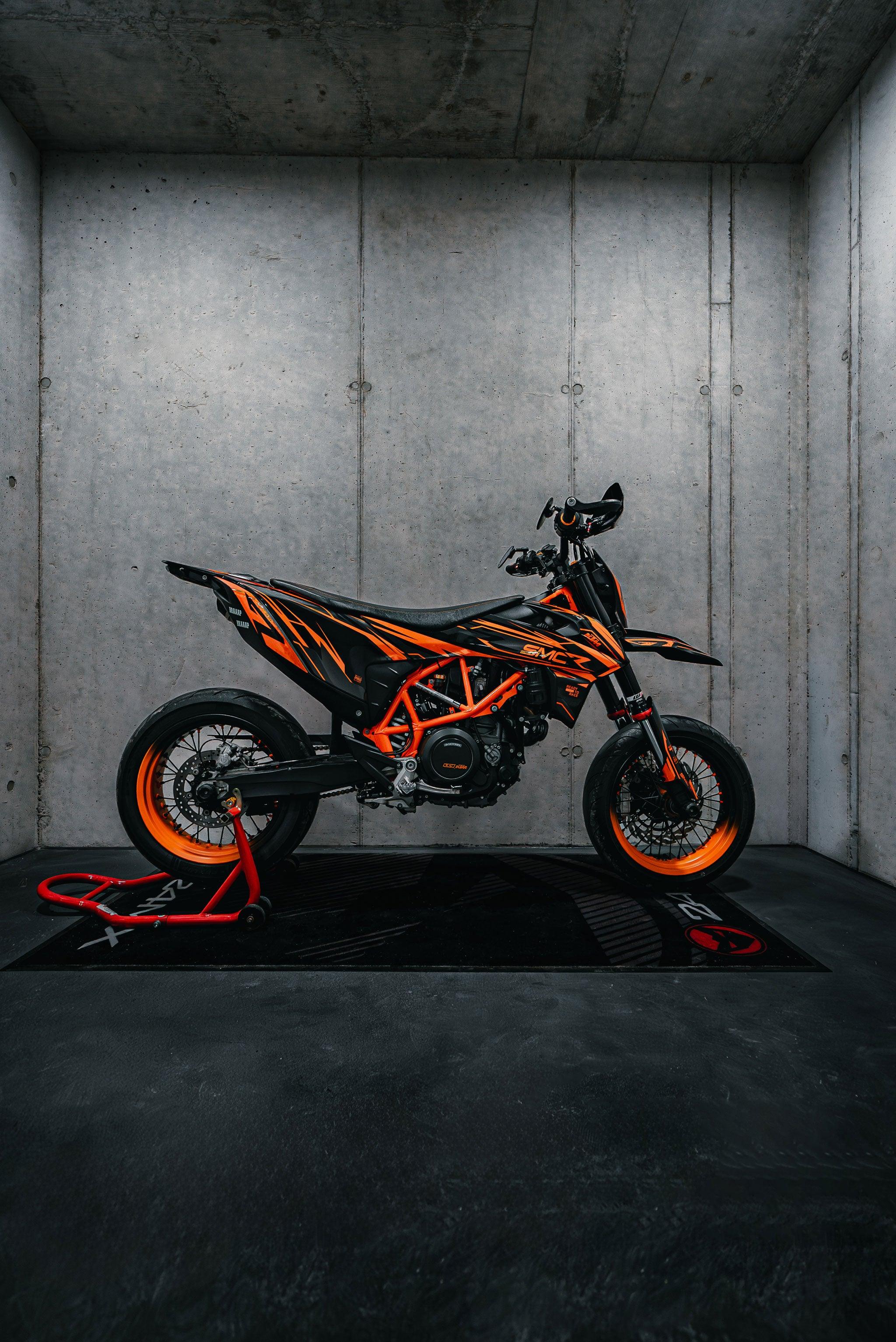 2048x3066 KTM 690 Enduro GRAPHICS (Marv Edition)