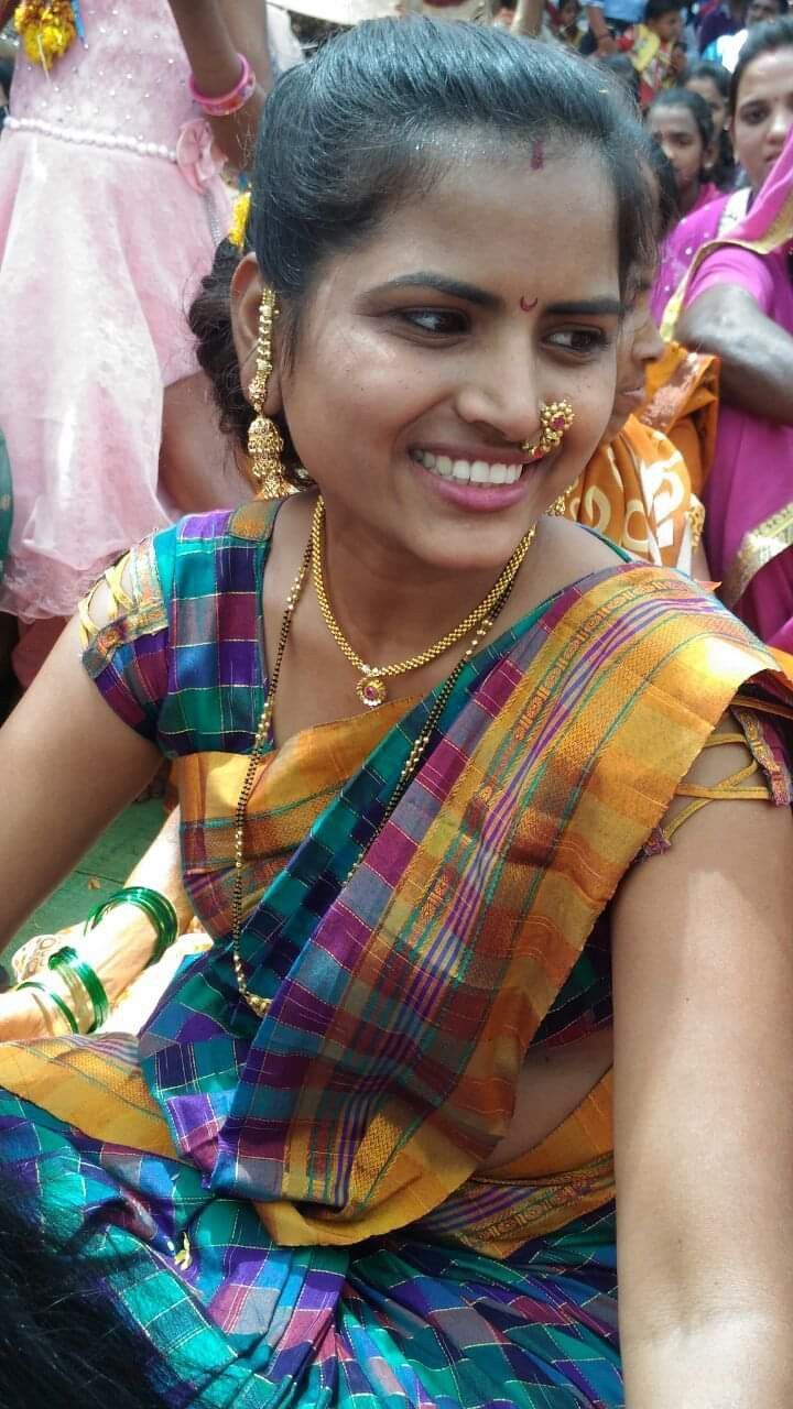 720x1280 Aunties two patterns. Tamil mangalsutra, Mamitha baiju new look 4k, Indian beauty saree