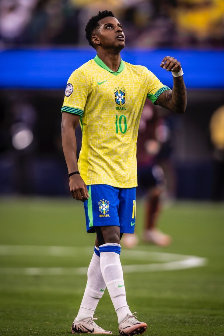 736x1103 Brazil 2002 world cup kit. Douglas costa wallpaper, Robinho soccer, Brasil men