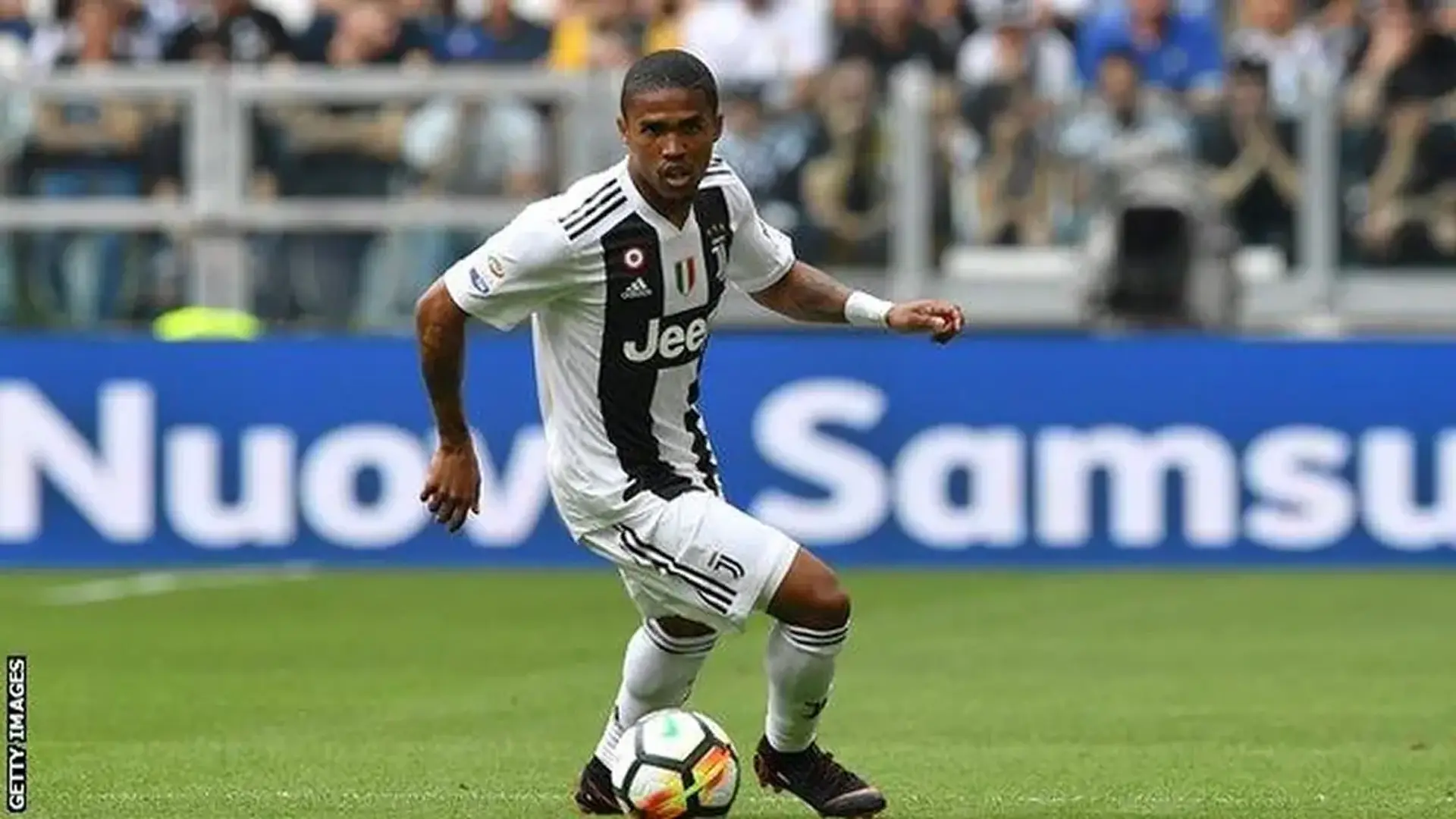 1920x1080 Douglas Costa about club links: 'Inside, I still feel like a Juventus player'