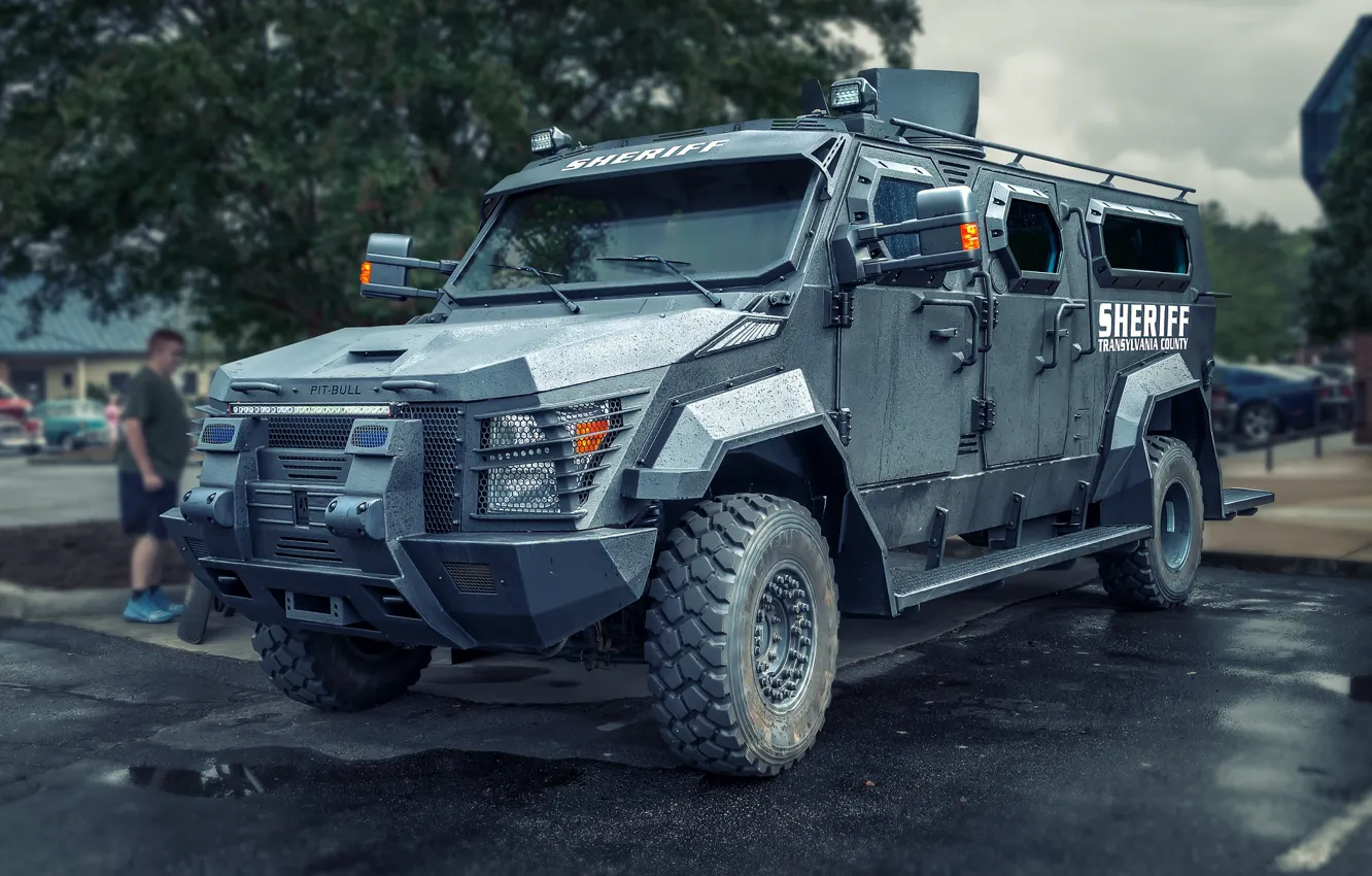 1332x850 Free machine, truck, SWAT wallpaper for desktop and phone