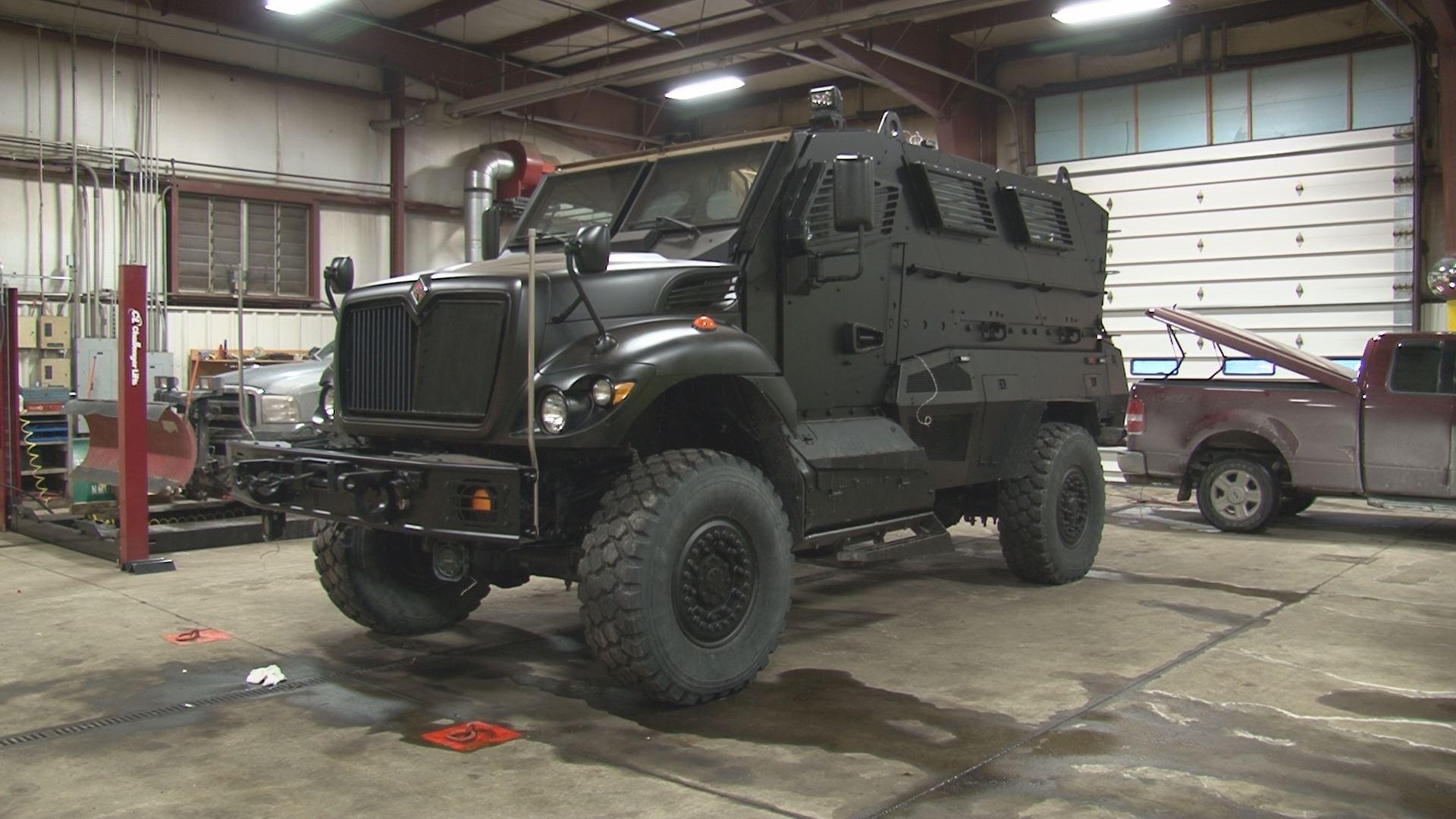 1920x1080 Hamburg Police Get New SWAT Vehicle.for Free