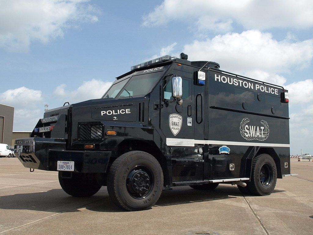 1024x768 Houston Police Department SWAT Lenco B.E.A.R. 4WD. Taken