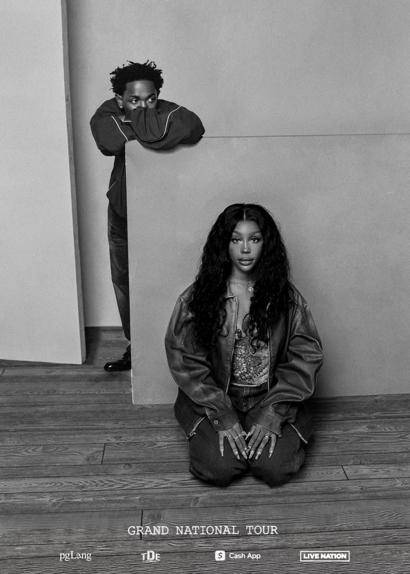 1429x2001 Looking at 'Lana'