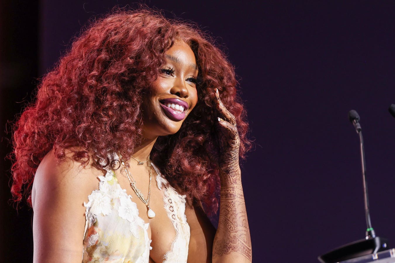 1351x900 SZA Reinvents Hit 'SOS' Album With 'Lana' Deluxe Reissue