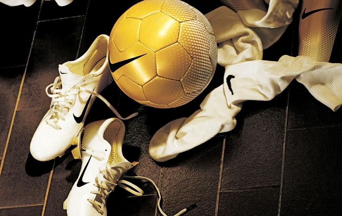 1200x756 The 50 Best Footballs Ever: 40 31! The 50 Best Footballs Ever