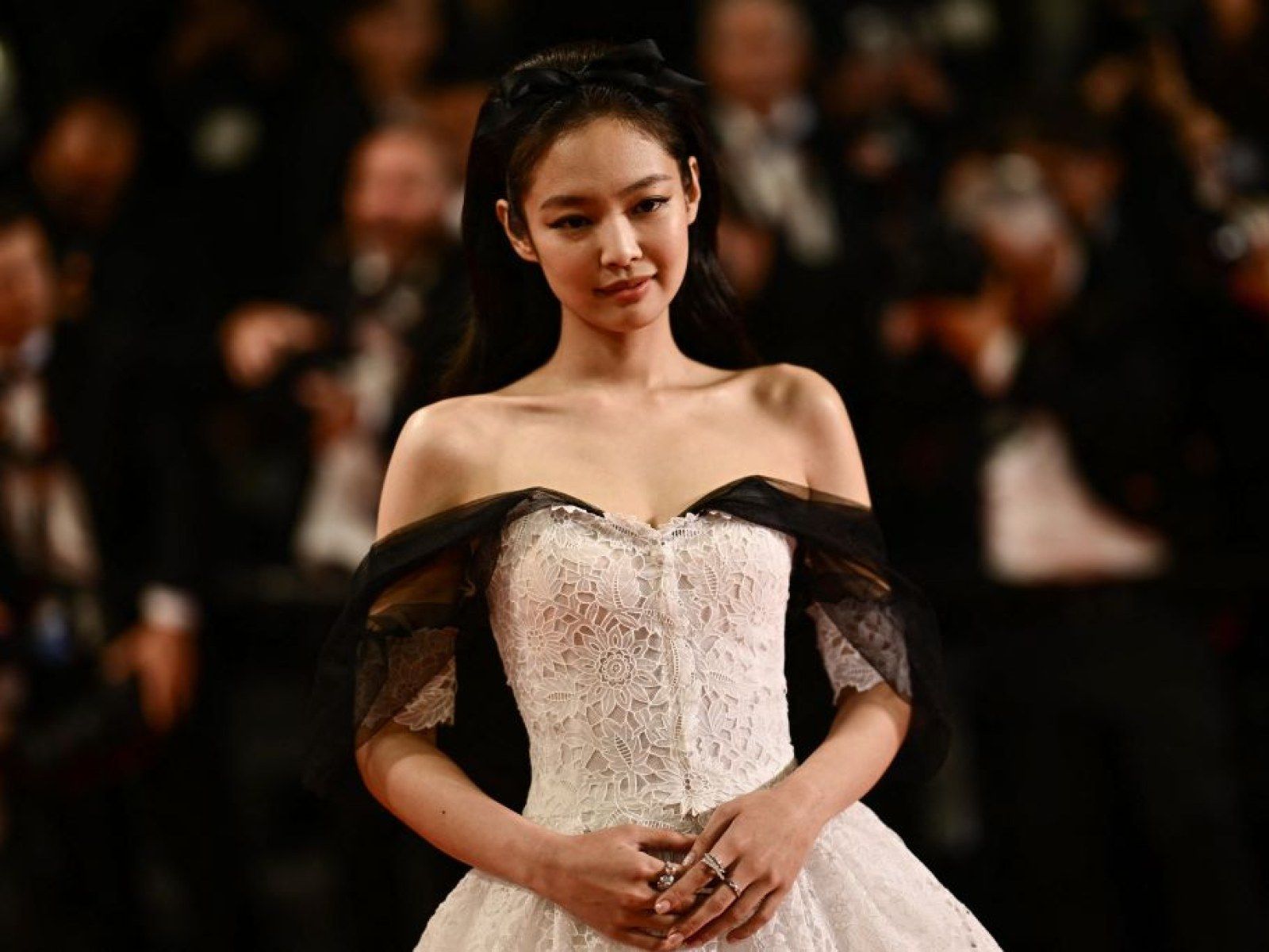 1600x1200 BLACKPINK's Jennie Releases 'Mantra' MV Rehearsal Video; Fans Heap Praise On K Pop Star