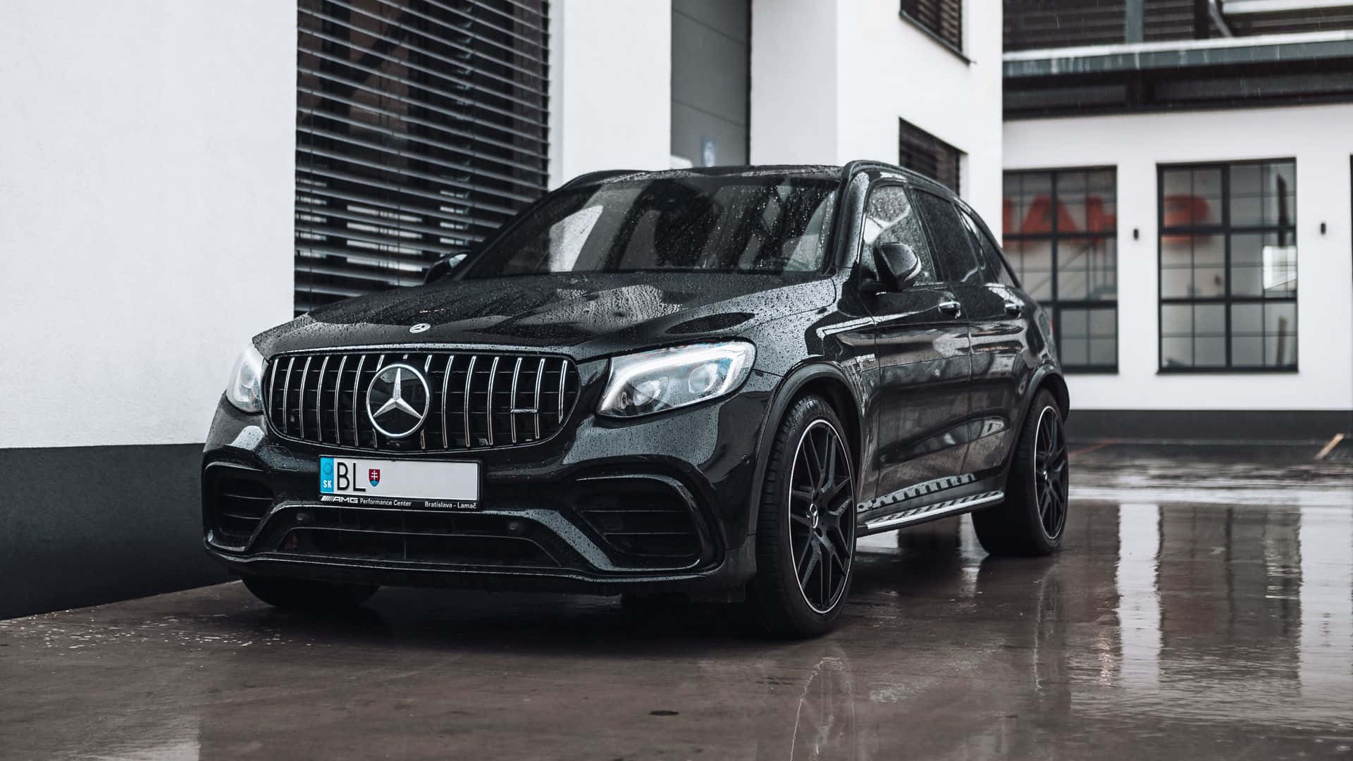 1920x1080 Download A stunning HD image of a sleek Mercedes Benz Car Wallpaper