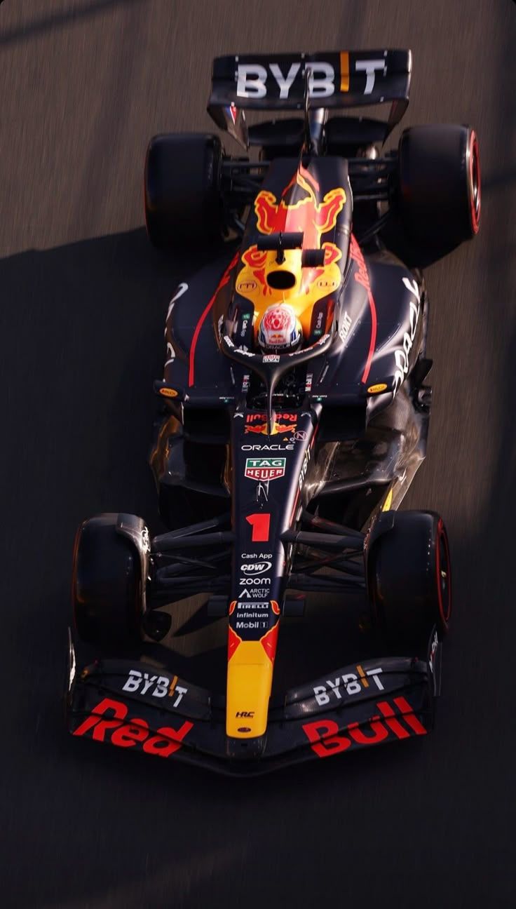 736x1296 Red Bull Racing Max Verstappen Wallpaper