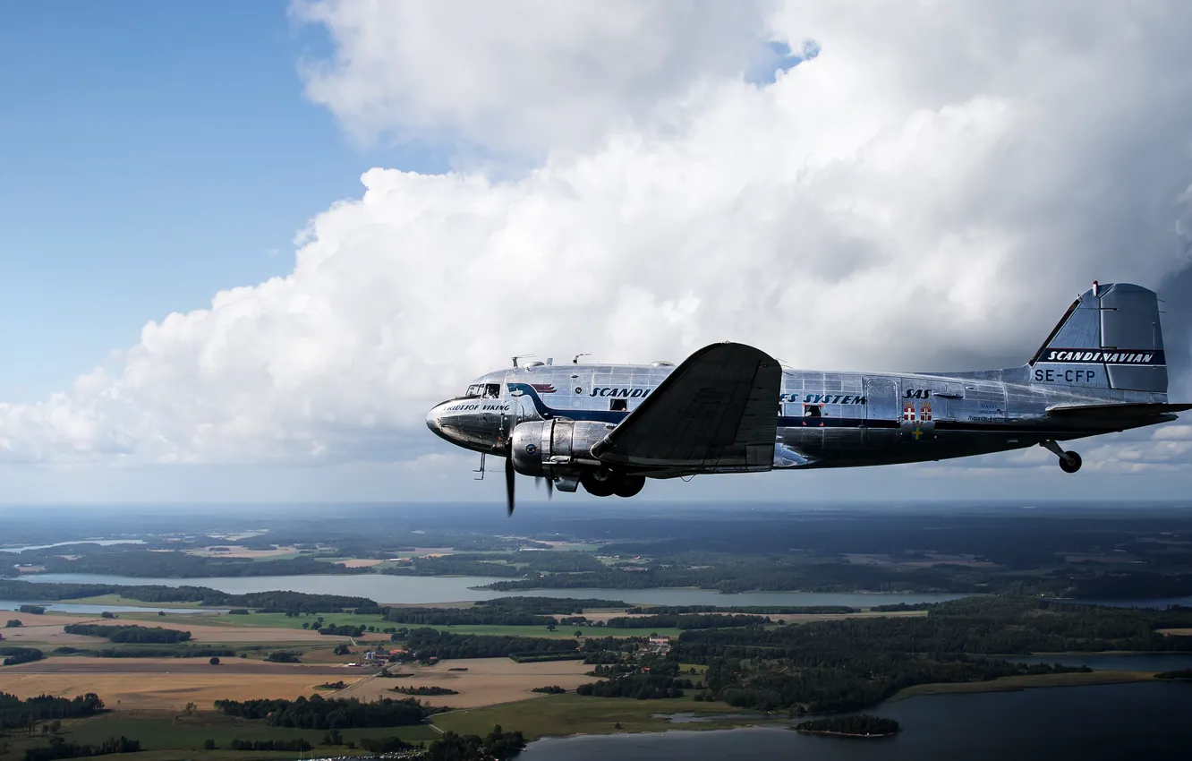 1332x850 Free Douglas, DC 3 2K Wallpaper For Desktop And Phone