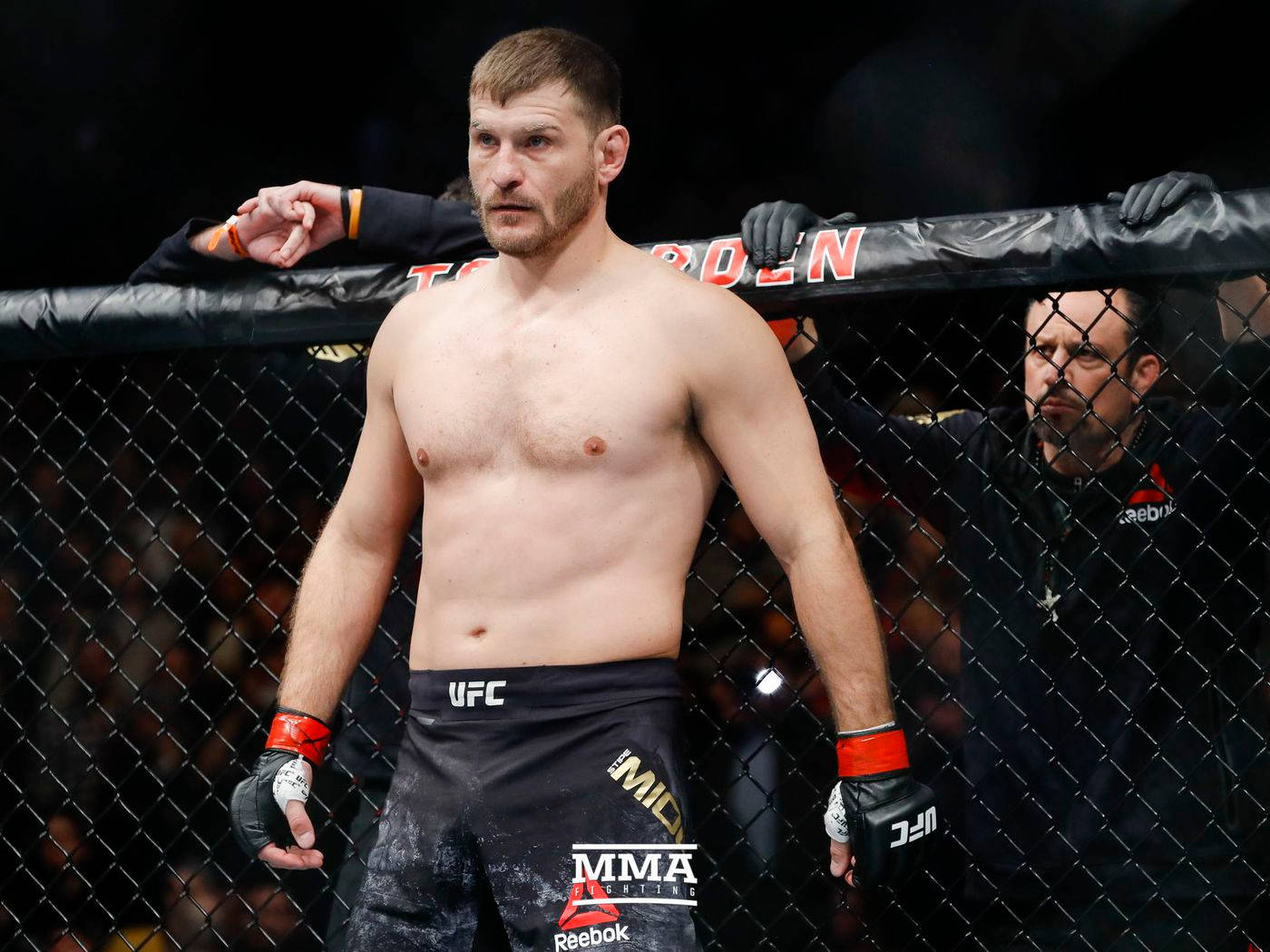 1400x1050 Download Serious Stipe Miocic On Octagon Wallpaper