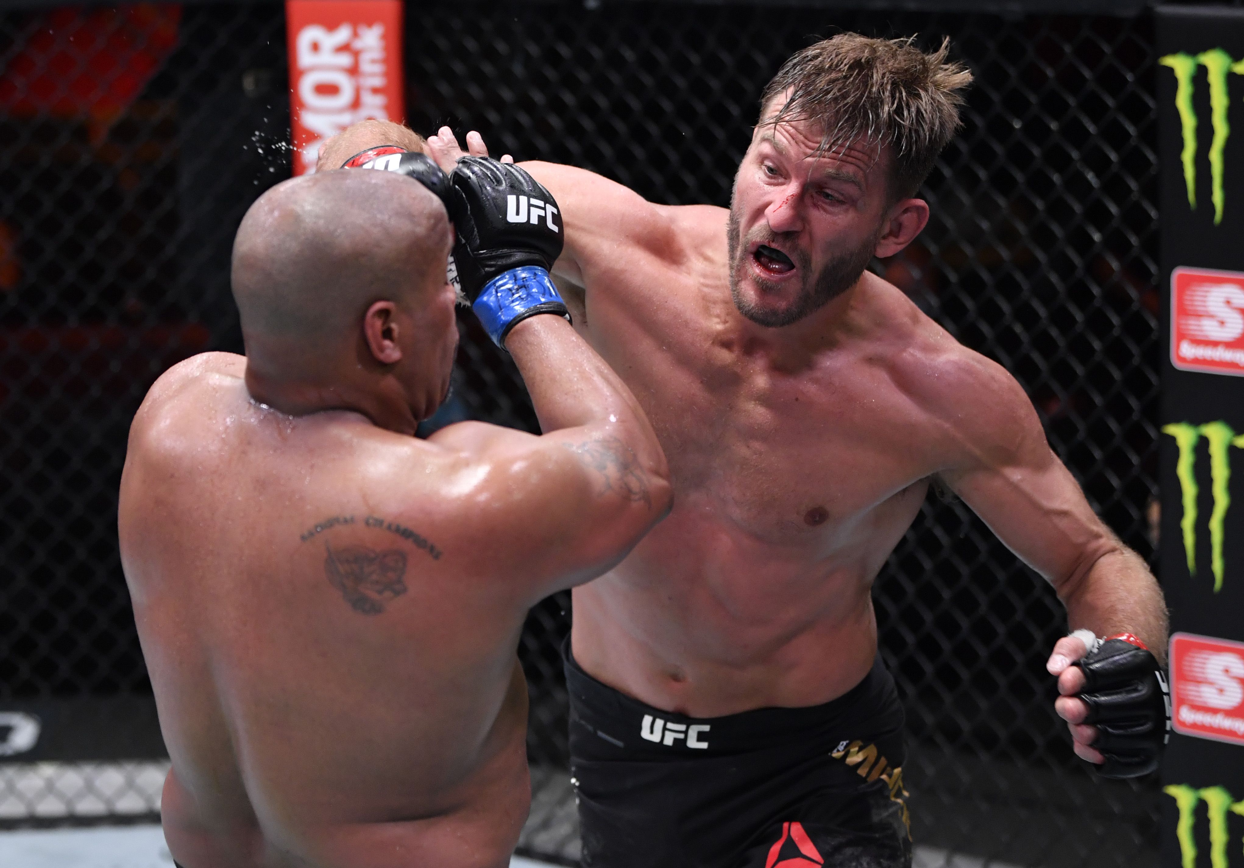 4083x2850 Stipe Miocic retains title at UFC 252 with decision over Daniel Cormier