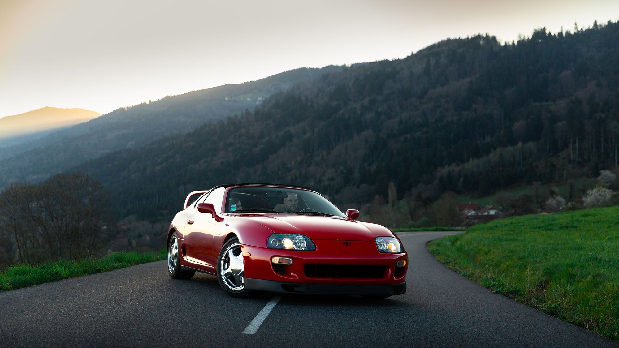 2000x1125 Rapide et Furieux: Toyota Supra 2JZ