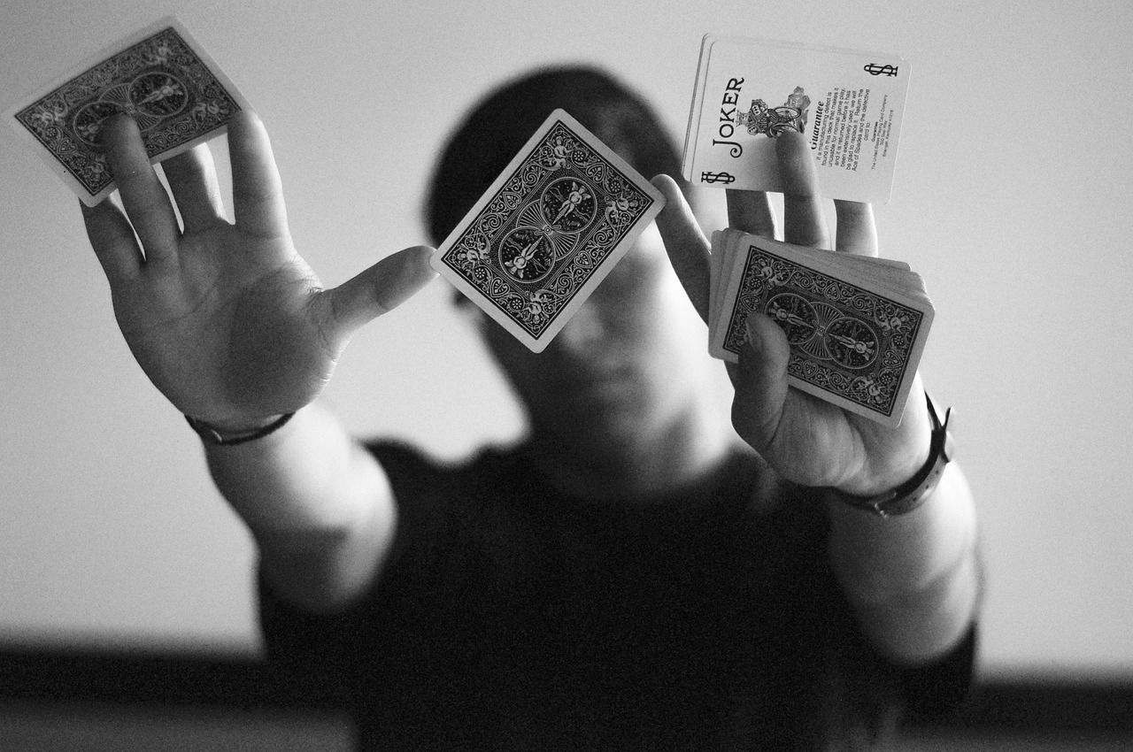 1280x850 Free Cardistry & Magic Image