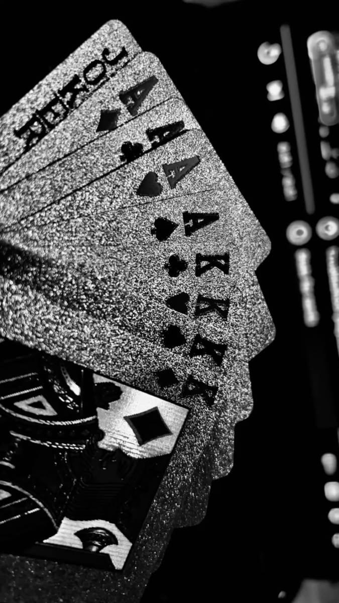 675x1200 Deck of cards black. Black playing cards aesthetic, Gambling wallpaper, Poker wallpaper
