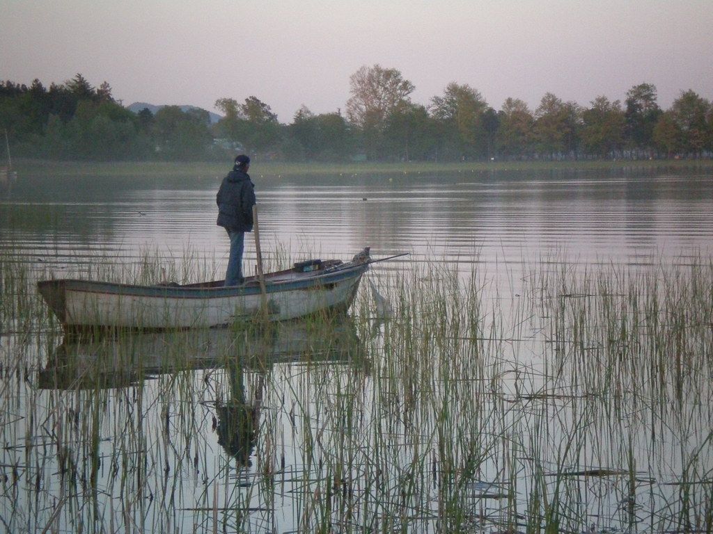 1024x768 fishing in the early morning hours Sapanca. this is a short