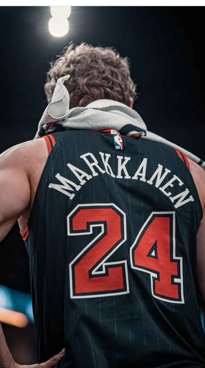 674x1205 Lauri Markkanen wallpaper