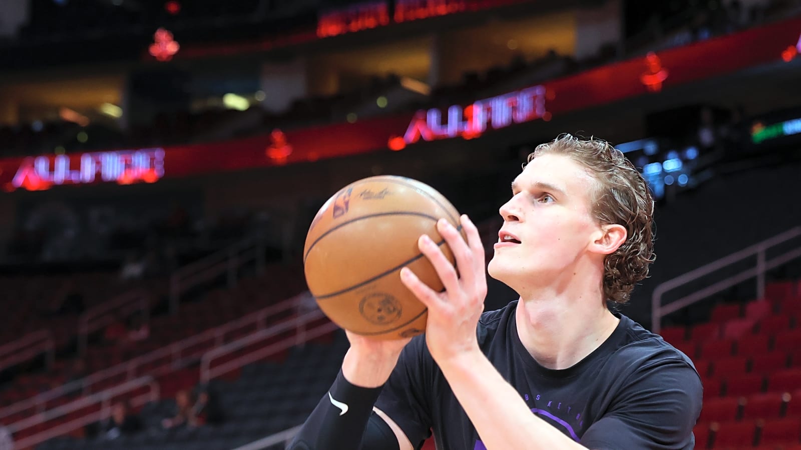 1600x900 Lauri Markkanen out with hip issue as Jazz stay the course