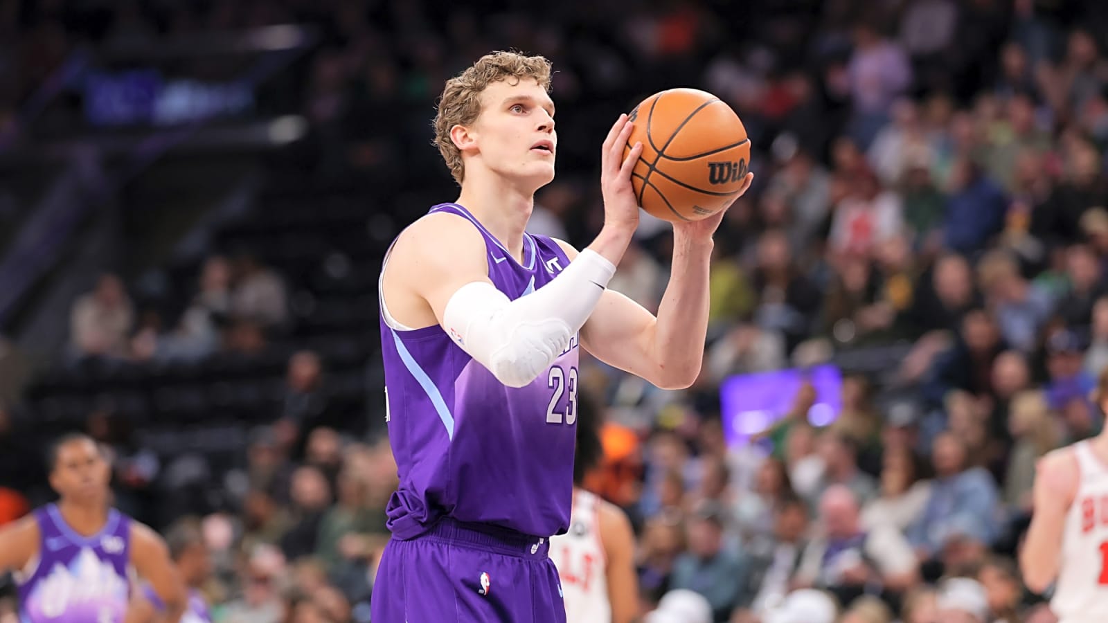 1600x900 Lauri Markkanen hopes to remain in Utah