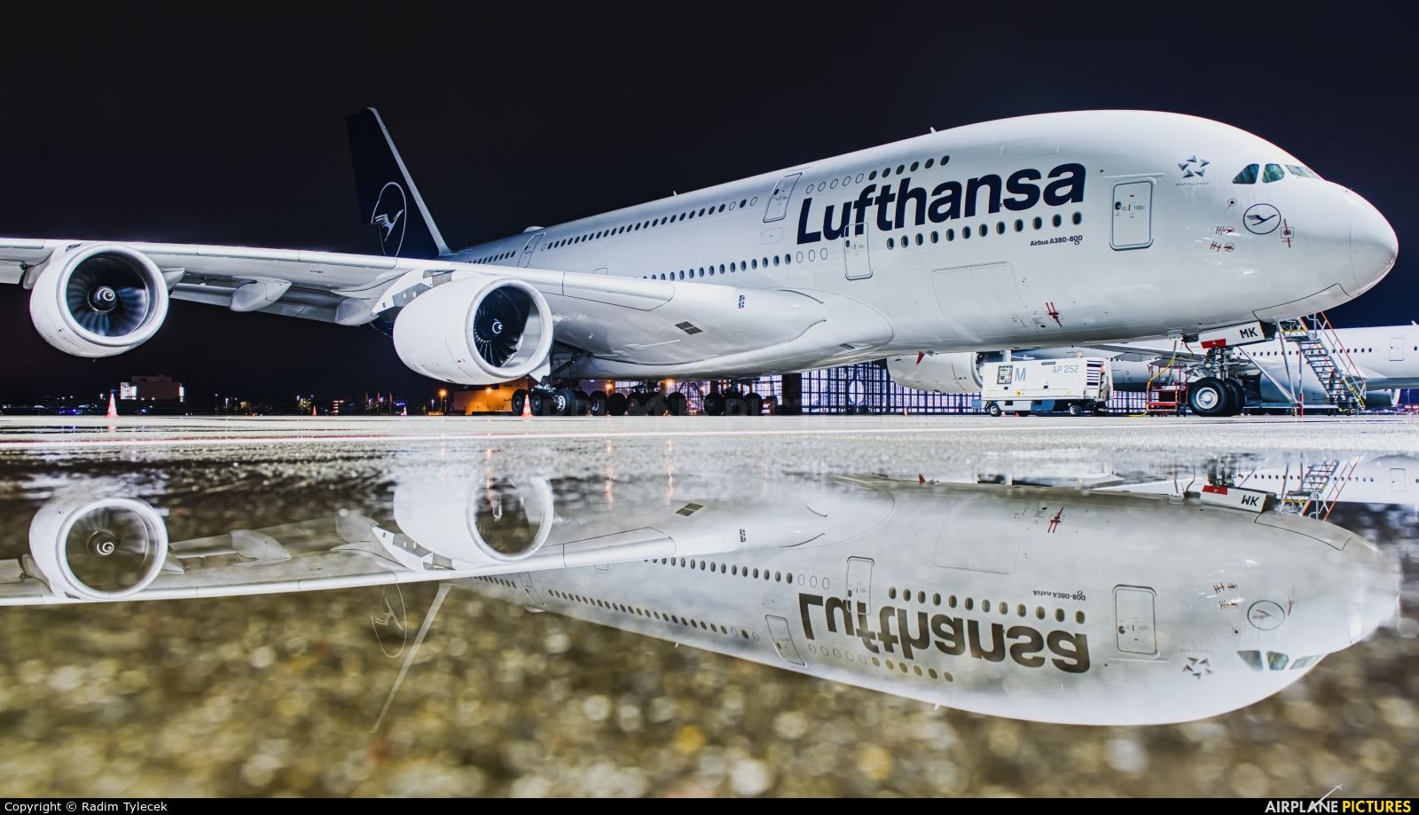 1600x919 Lufthansa Airbus A380 D AIMK At Munich MUC / EDDM