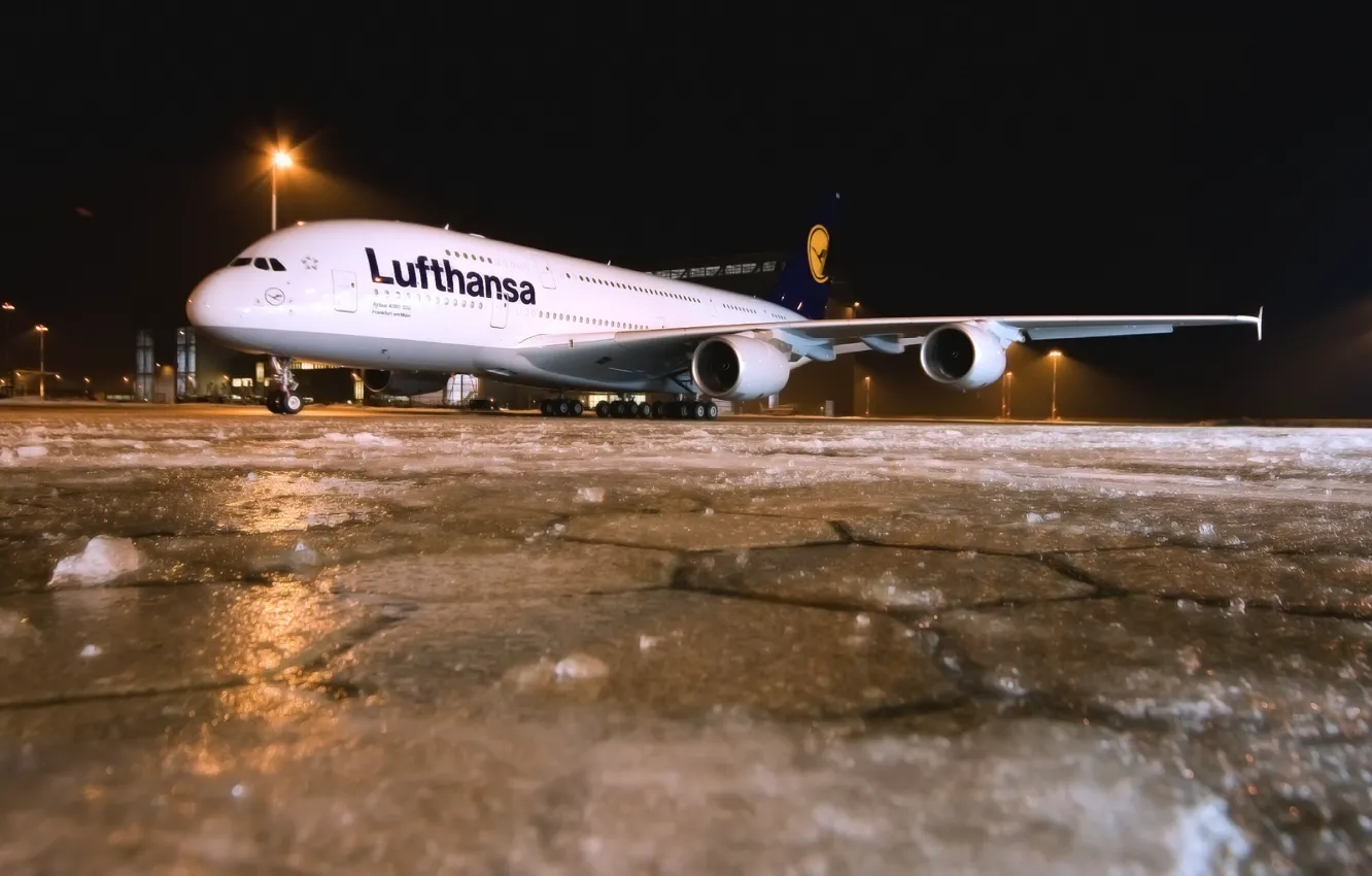 1332x850 Free ice, winter, night 2K wallpaper for desktop and phone