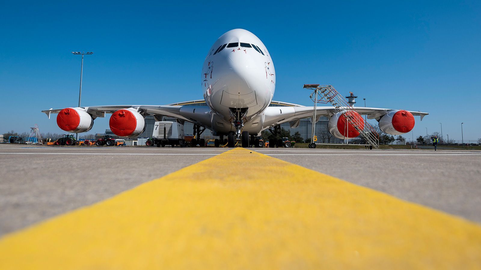 1600x900 Lufthansa is bringing back the A380