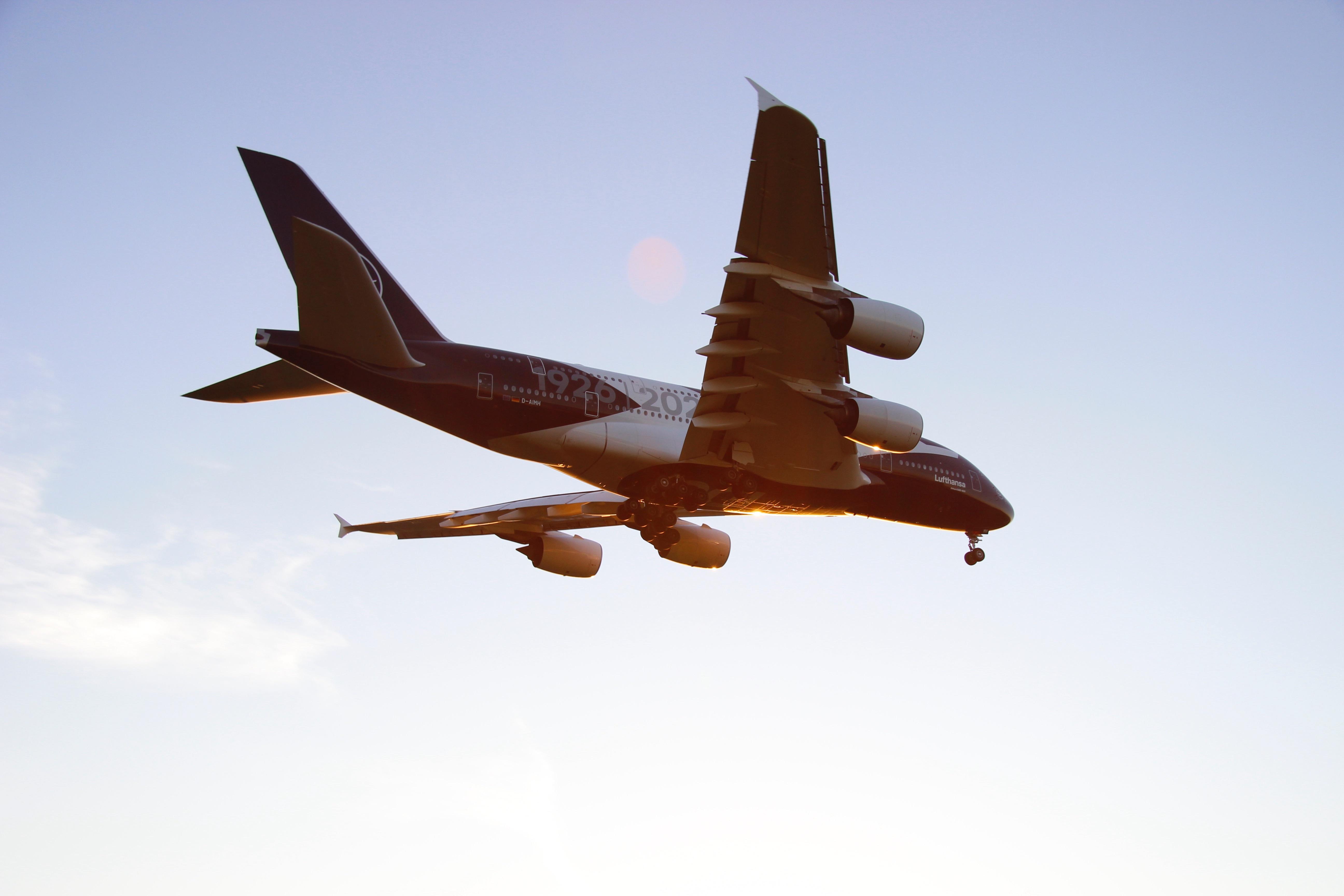 5184x3456 Lufthansa A380 D AIMH Landing At IAD In 100 Years Livery