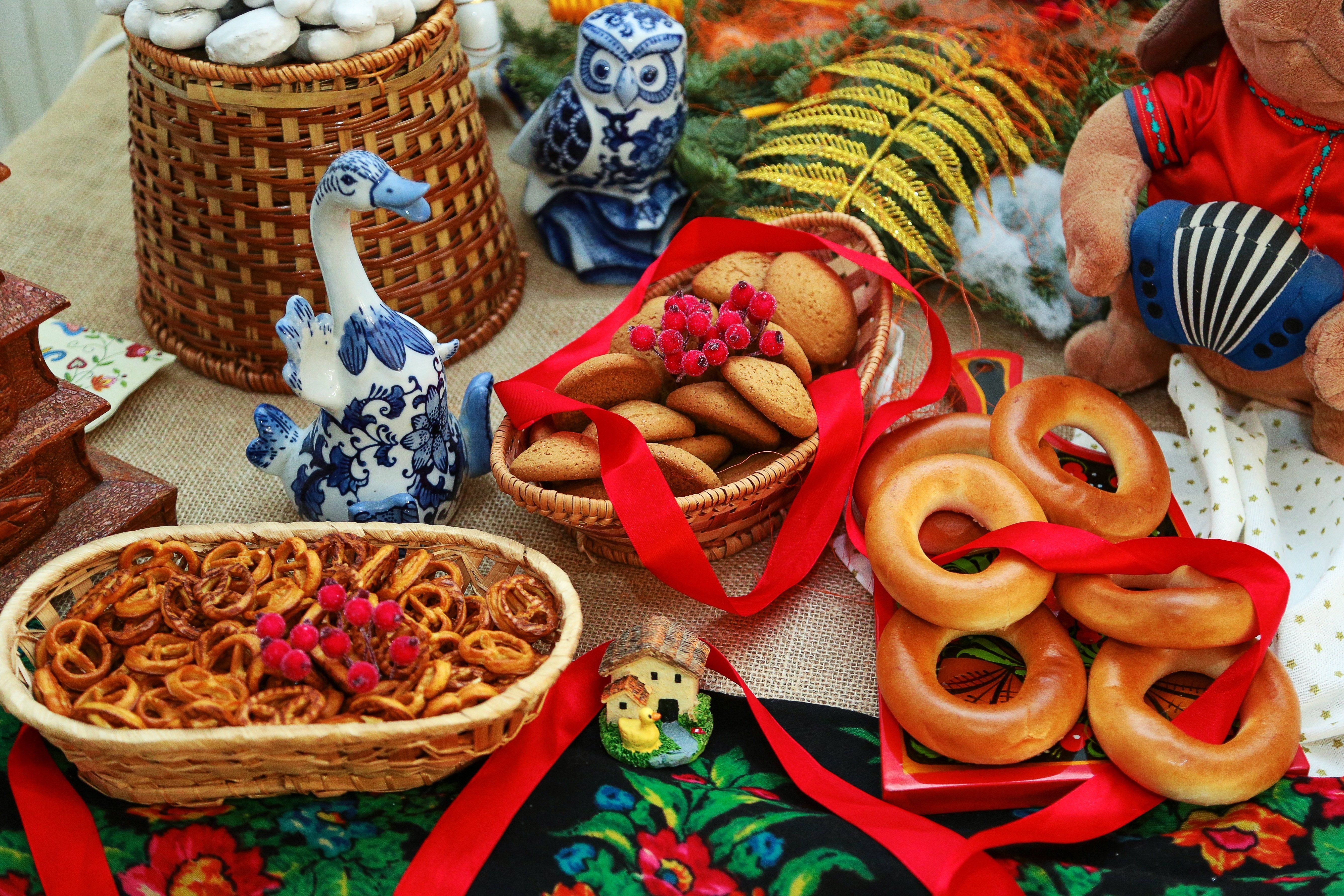 5347x3565 Close Up Photo Of Traditional Baked Goods · Free