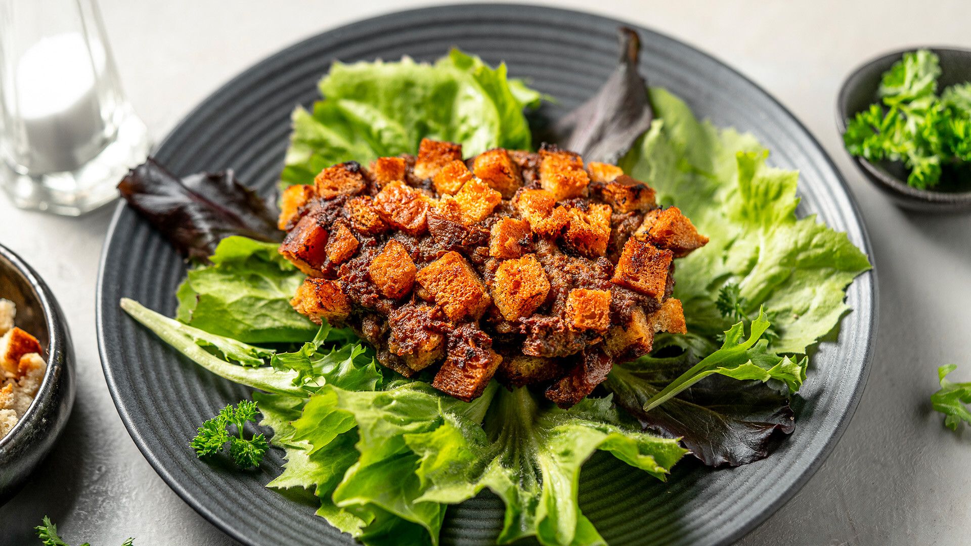 1920x1080 How to cook a Russian 'bear paw' cutlet without hurting the bears (RECIPE)