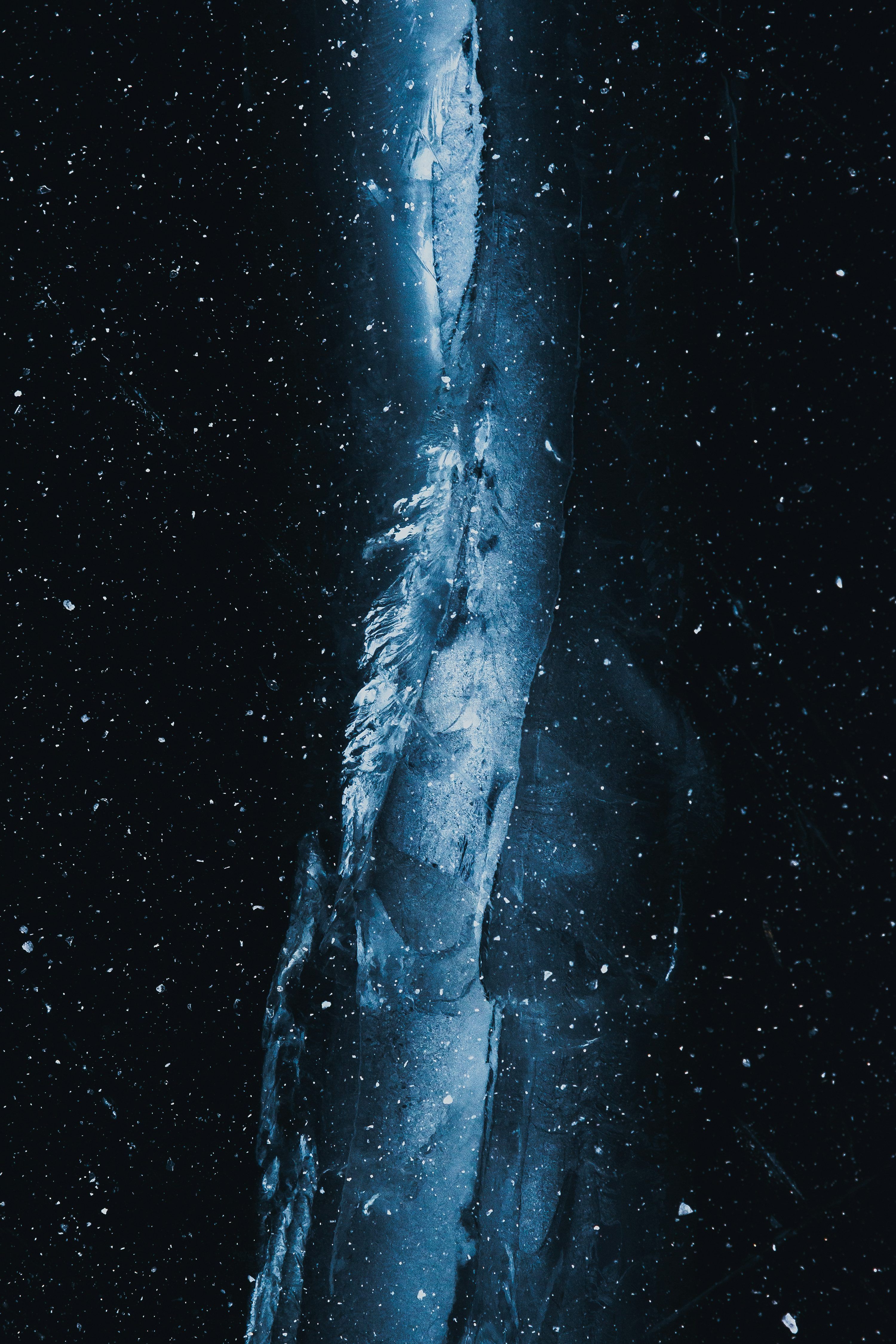 3000x4500 A large iceberg in the middle of the night