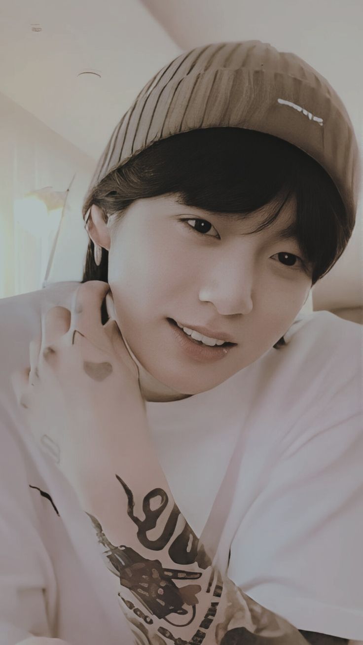 736x1308 Junkook photo aesthetic wallpaper cute. Jungkook live photo wallpaper, Jk, Jeon jungkook