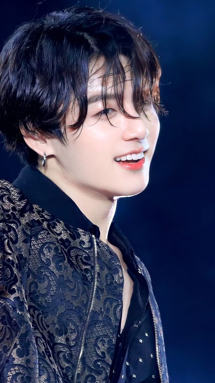 736x1310 Cute photo of jungkook. Jeon jungkook new picture, Bts bangtan, Bts wallpaper
