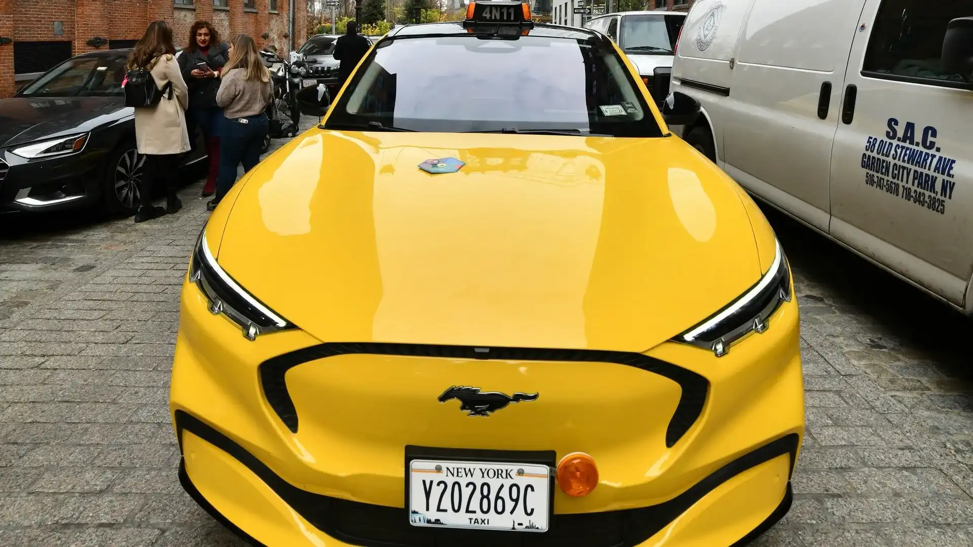 1920x1080 Around the tracks: Ford promotes electric cars with cringeworthy memes