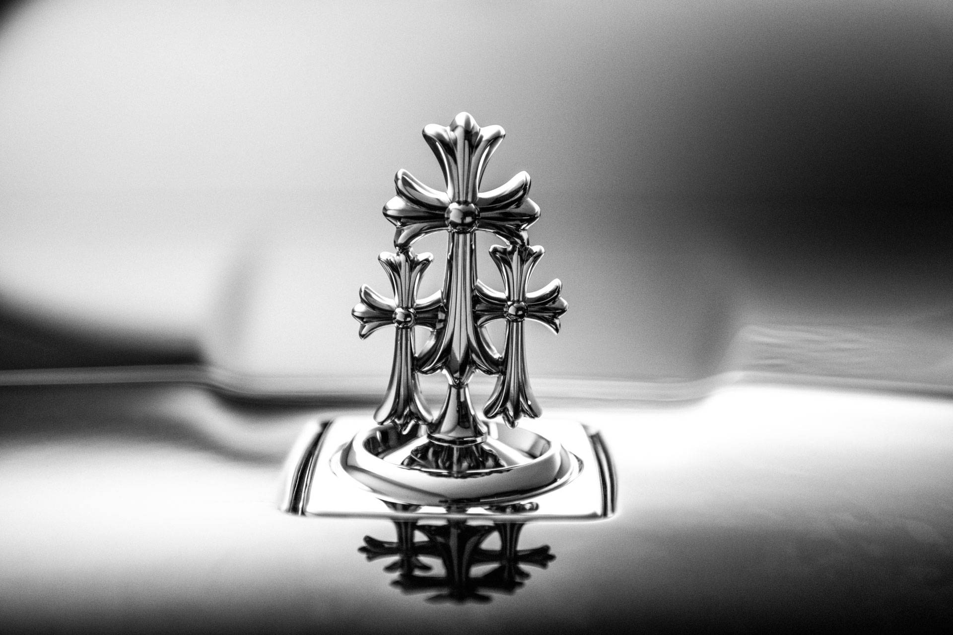 1920x1280 Download Chrome Hearts Display Figure Wallpaper