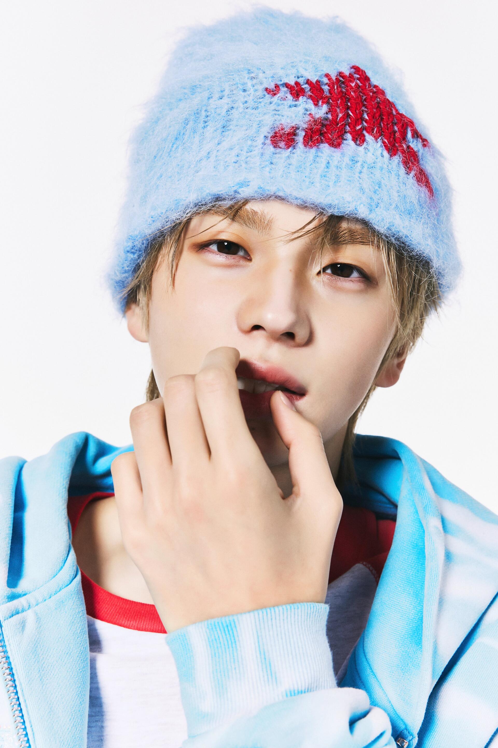 1920x2880 Shinyu's Cozy Blue TWS “To Us” Phone Wallpaper