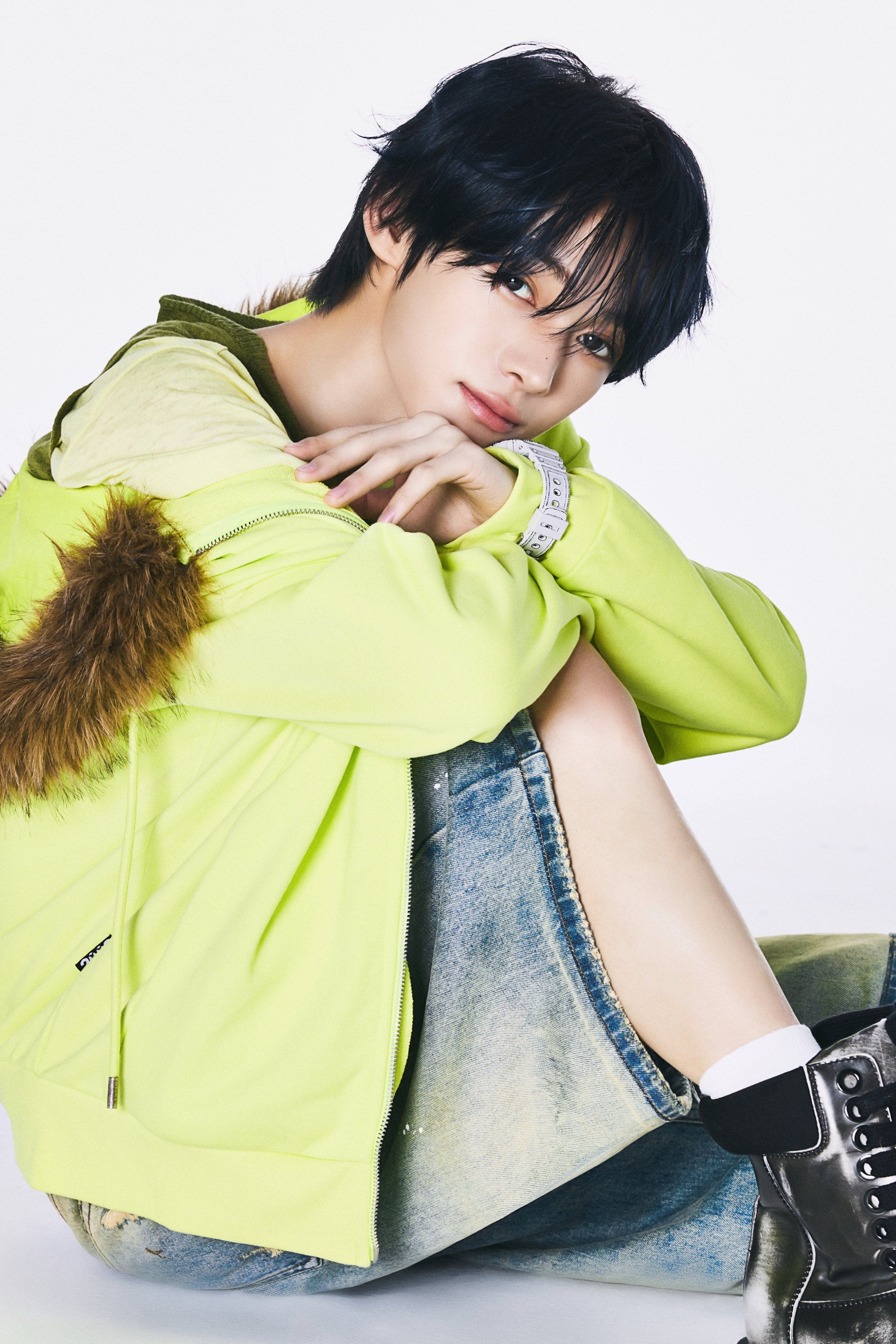 2731x4096 Shinyu's Cozy Blue TWS “To Us” Phone Wallpaper