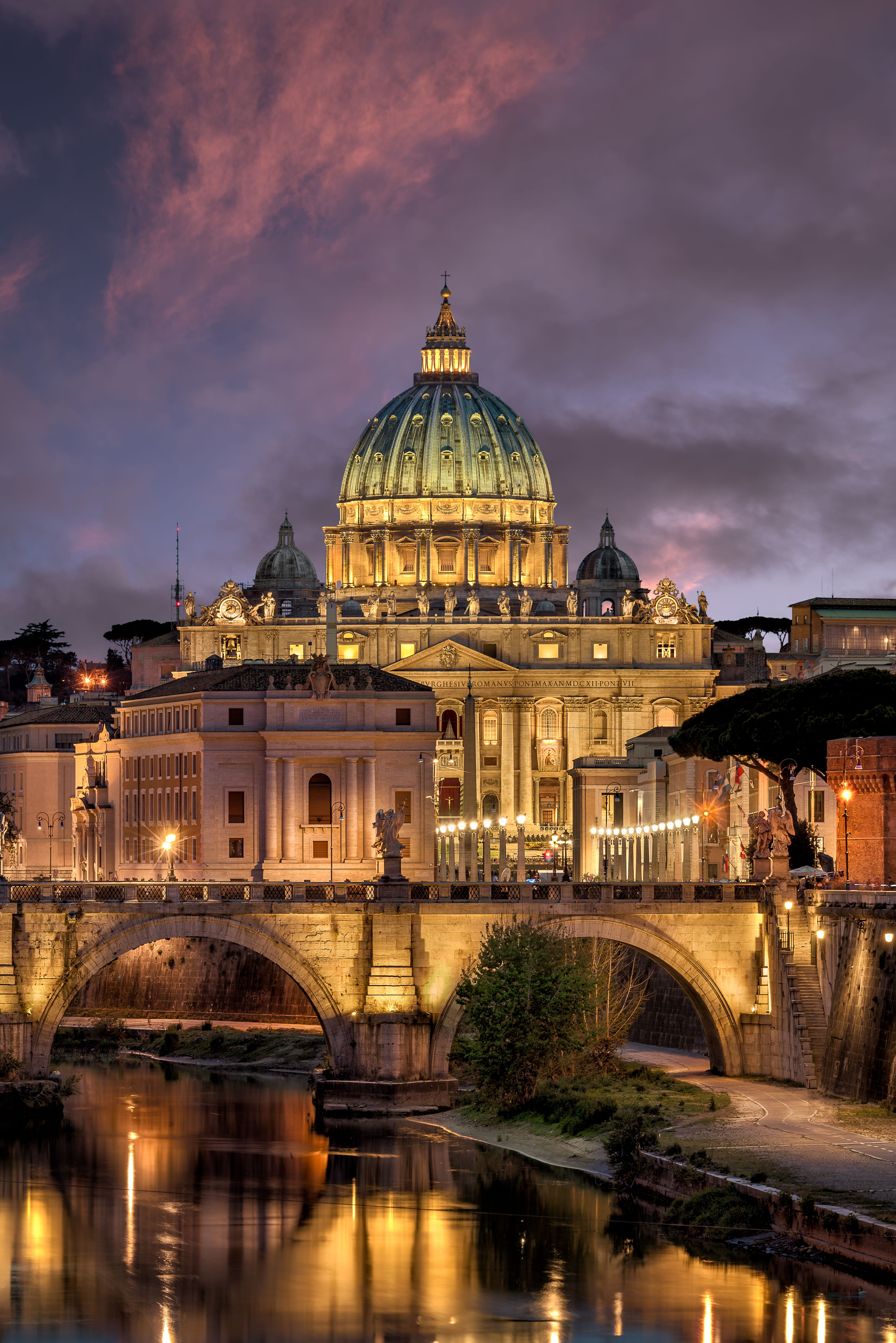 4016x6016 Stunning Sunset Over St. Peter's Basilica, Rome · Free