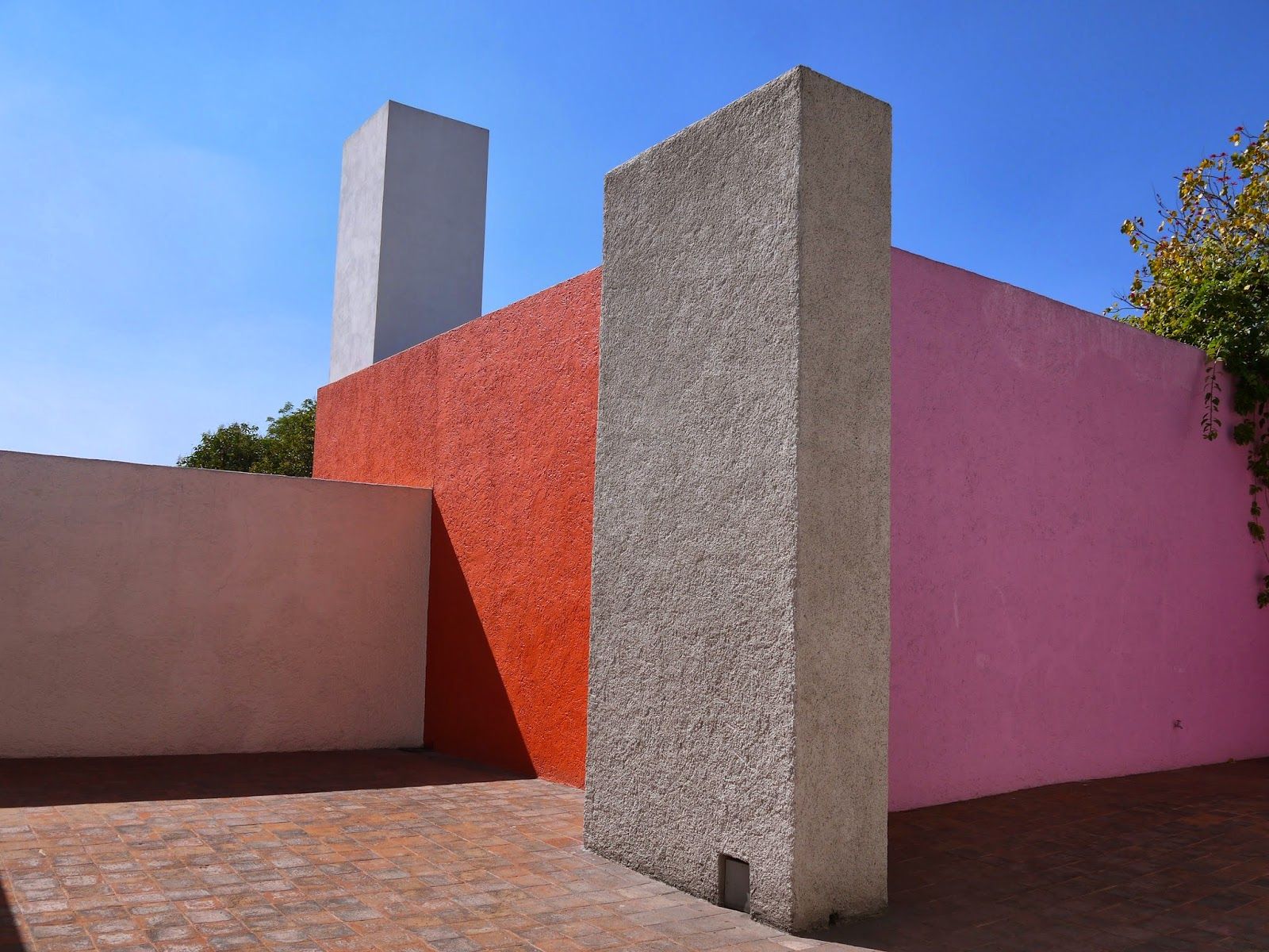 1600x1200 Adrian Yekkes: Casa Barragan and Casa Gilardi masterpieces in Mexico City