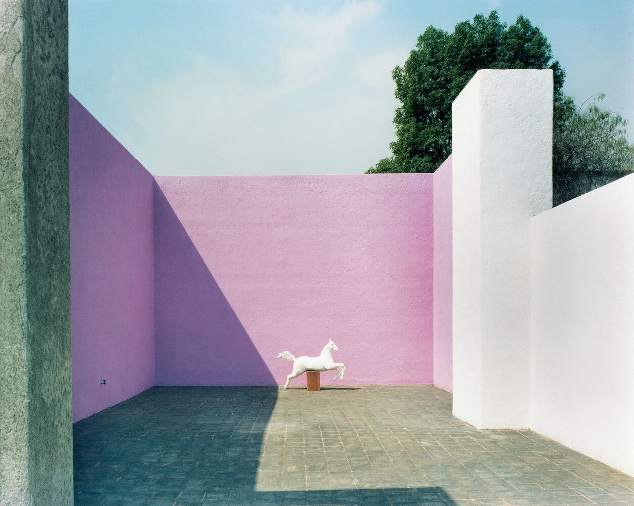 1253x1000 Barragán House
