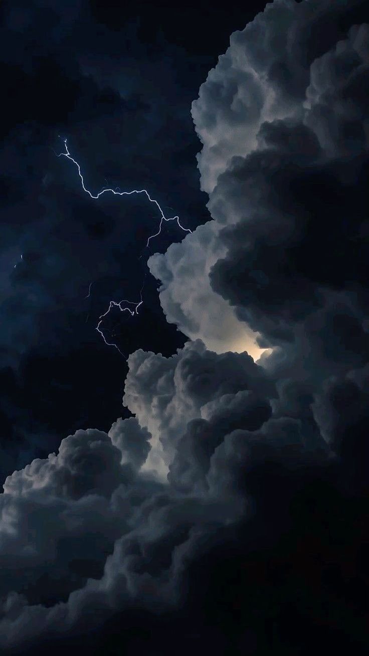 736x1308 Stormy clouds. Thunderstorm clouds aesthetic, Weather wallpaper, Storm wallpaper