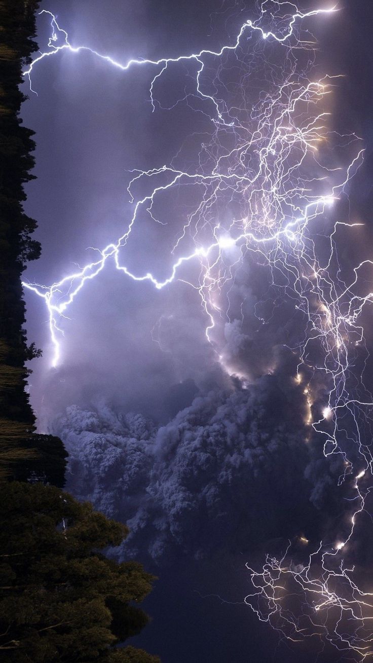 736x1308 lightning in the sky. Super lightning storm wallpaper, Thunderstorm aesthetic wallpaper, Thunderstorm wallpaper dark