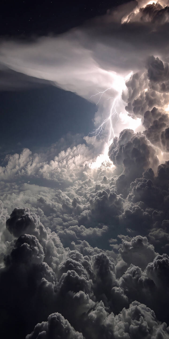 720x1440 Powerful Lightning Storm Wallpaper