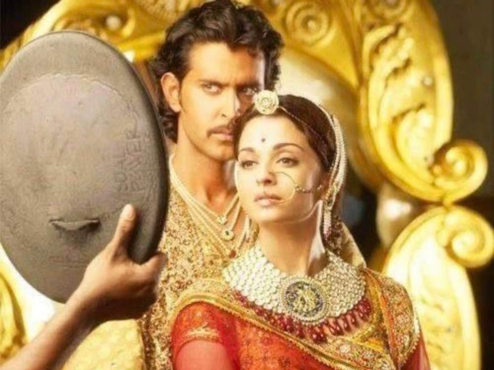 1600x1200 Hrithik Roshan Drops BTS Pics With Aishwarya Rai Bachchan As He Celebrates 15 Yrs Of Jodhaa Akbar