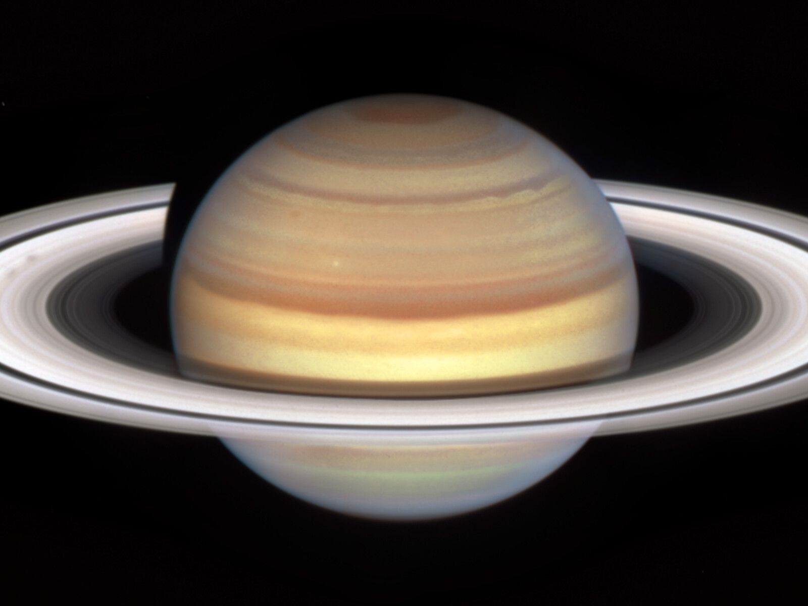 1600x1200 Spokes Spotted In Saturn's Rings