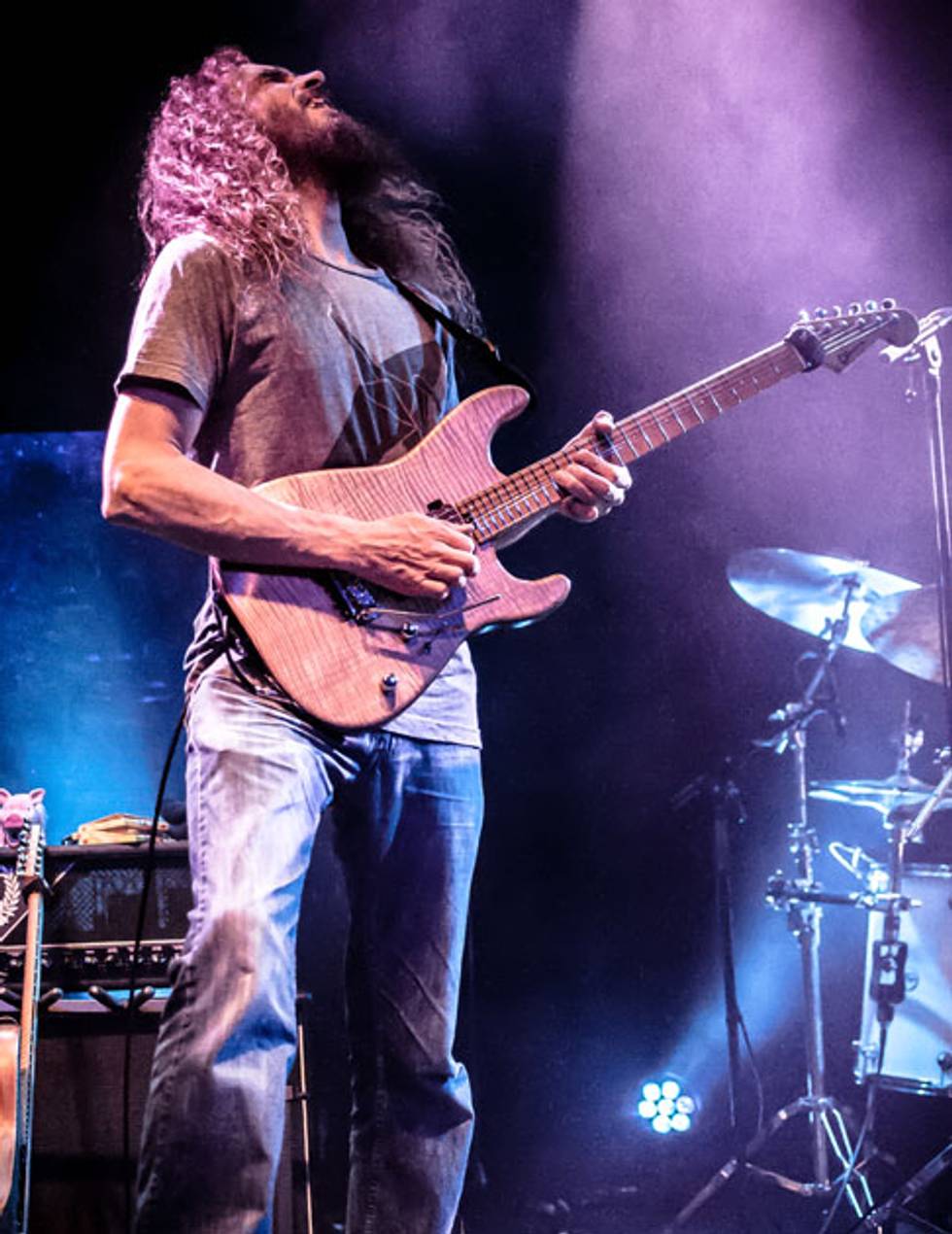 980x1270 Guthrie Govan: New Approaches