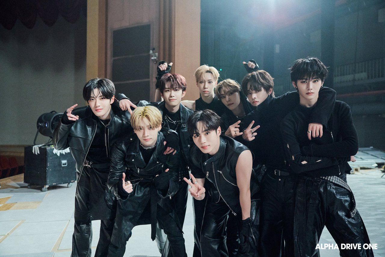 1280x853 ALPHA DRIVE ONE 'FREAK ALARM' MV Behind Photo