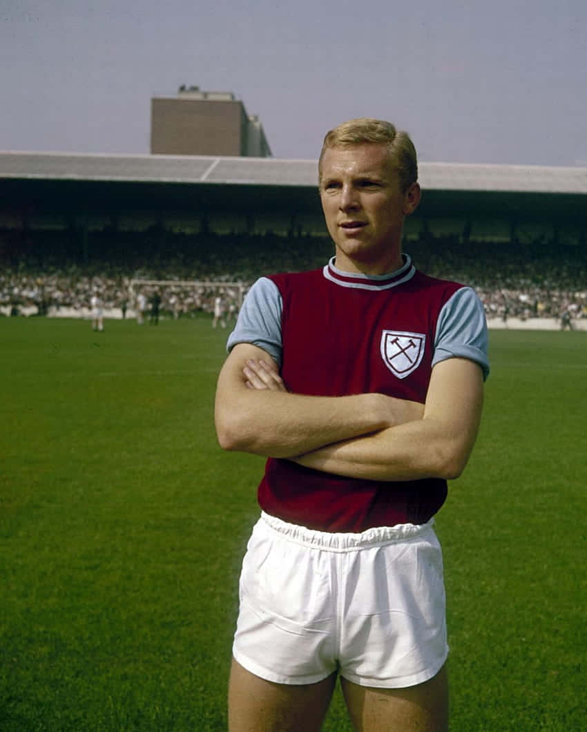 850x1060 Download Soccer Legend Bobby Moore Wallpaper