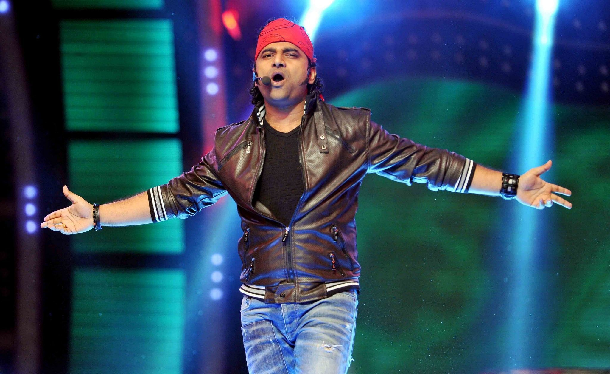 2048x1254 Devi Sri Prasad Wallpaper