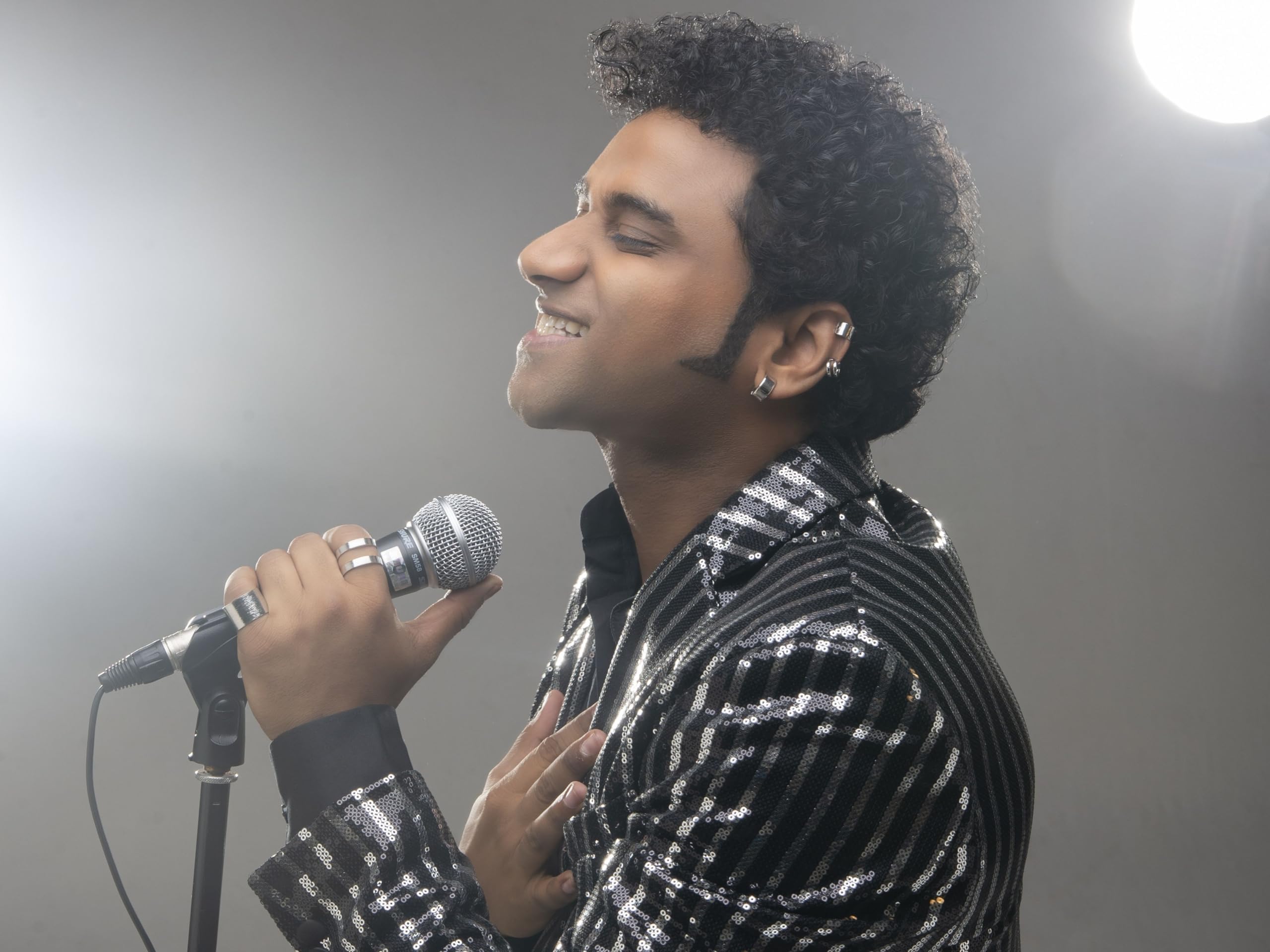 2560x1920 Bommanu Geesthey song by Devi Sri Prasad from Bommarillu on Amazon Music